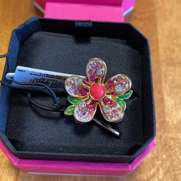 Flower ring - Picture 2 of 2